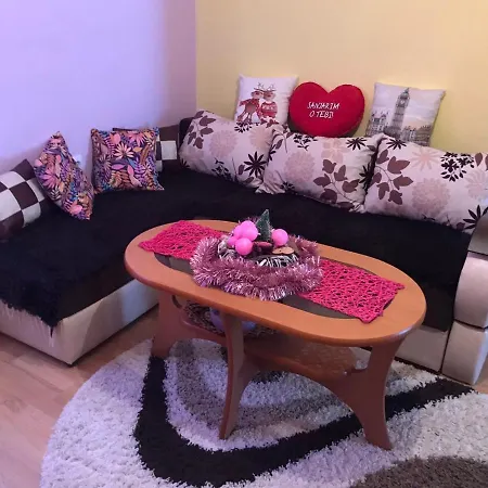 Apartment Nina Zlatar *
