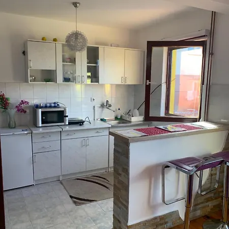 Nina Zlatar Apartment