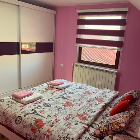 Nina Zlatar Apartment