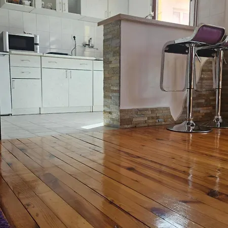 Nina Zlatar Apartment Nova Varos
